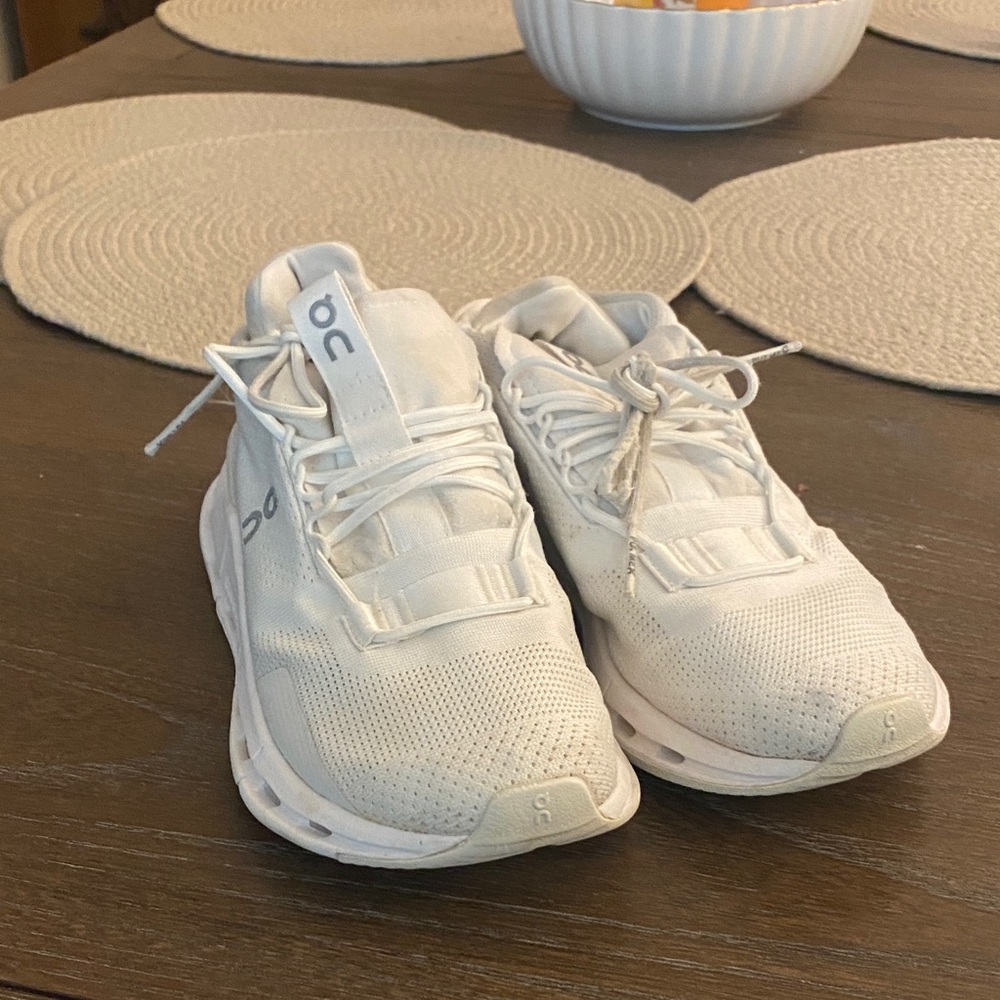 on clouds cloudtec white shoes